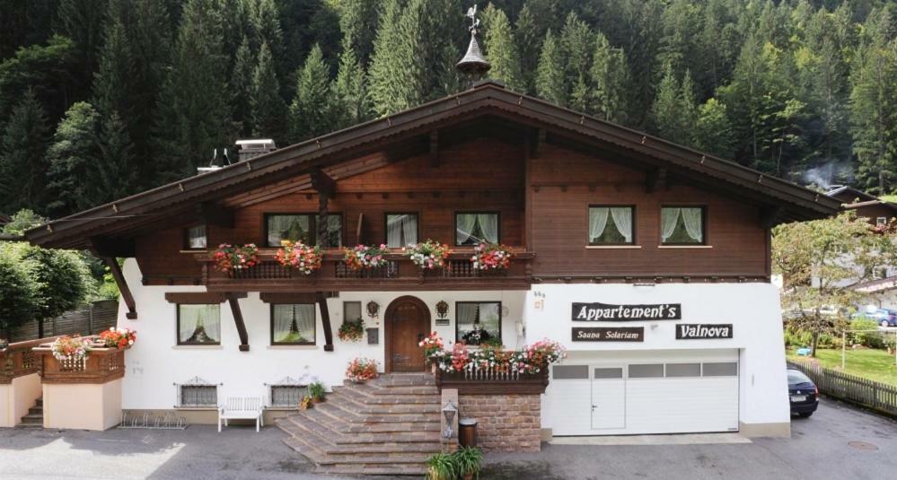 Appartment Valnova / Barga พาร์เตอเนน ภายนอก รูปภาพ